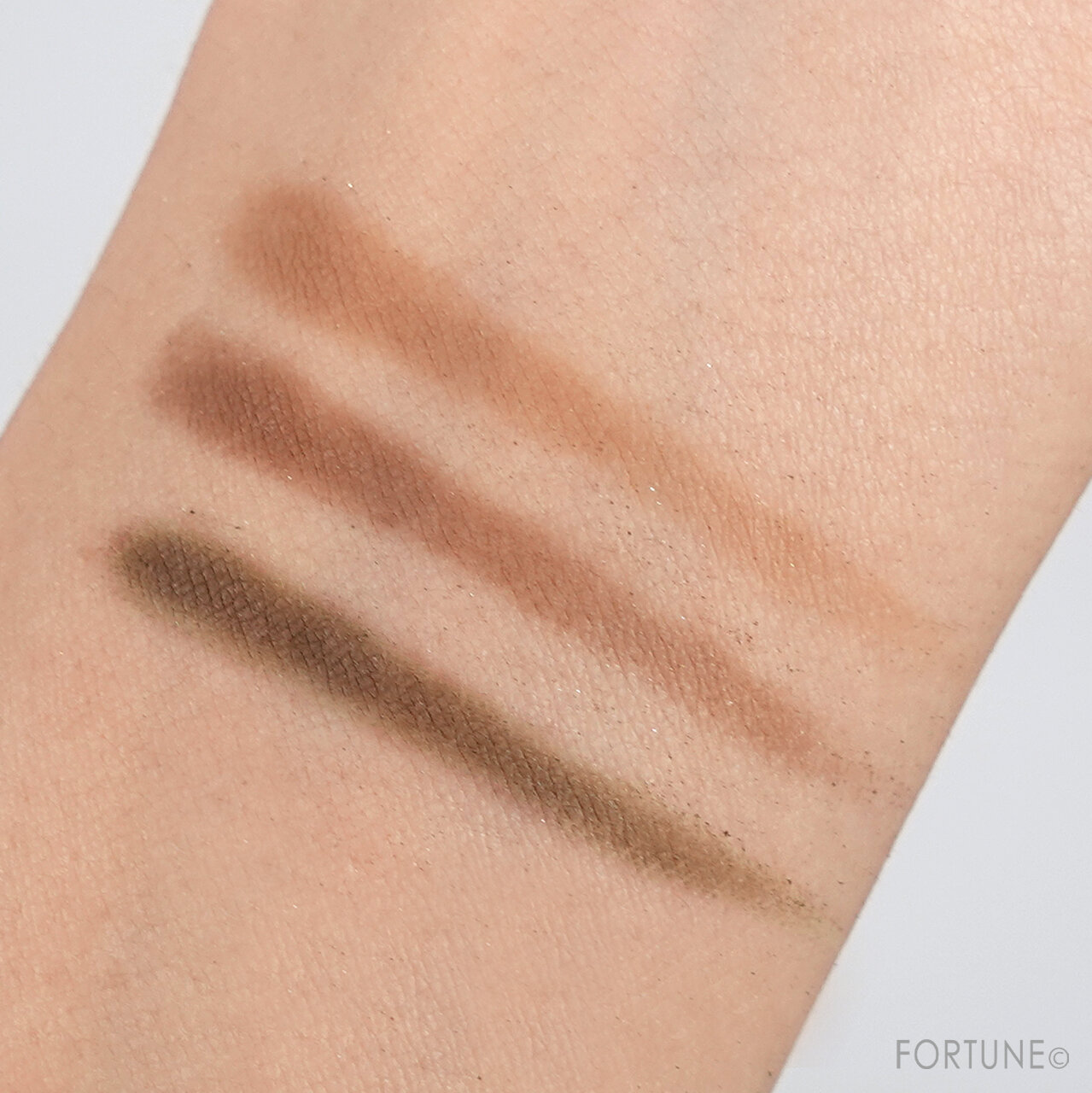 資生堂：グレイシィ チップオン パウダーアイブロウ