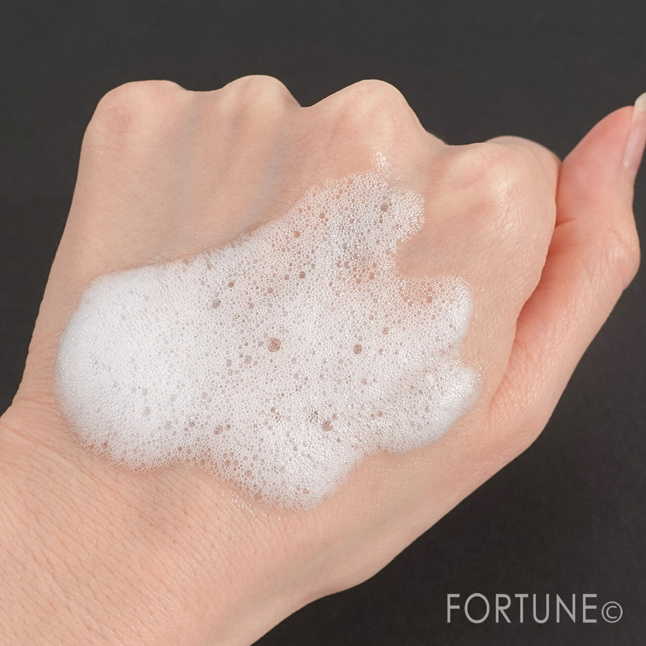 Biore（ビオレ）『ビオレ パチパチはたらくメイク落とし』