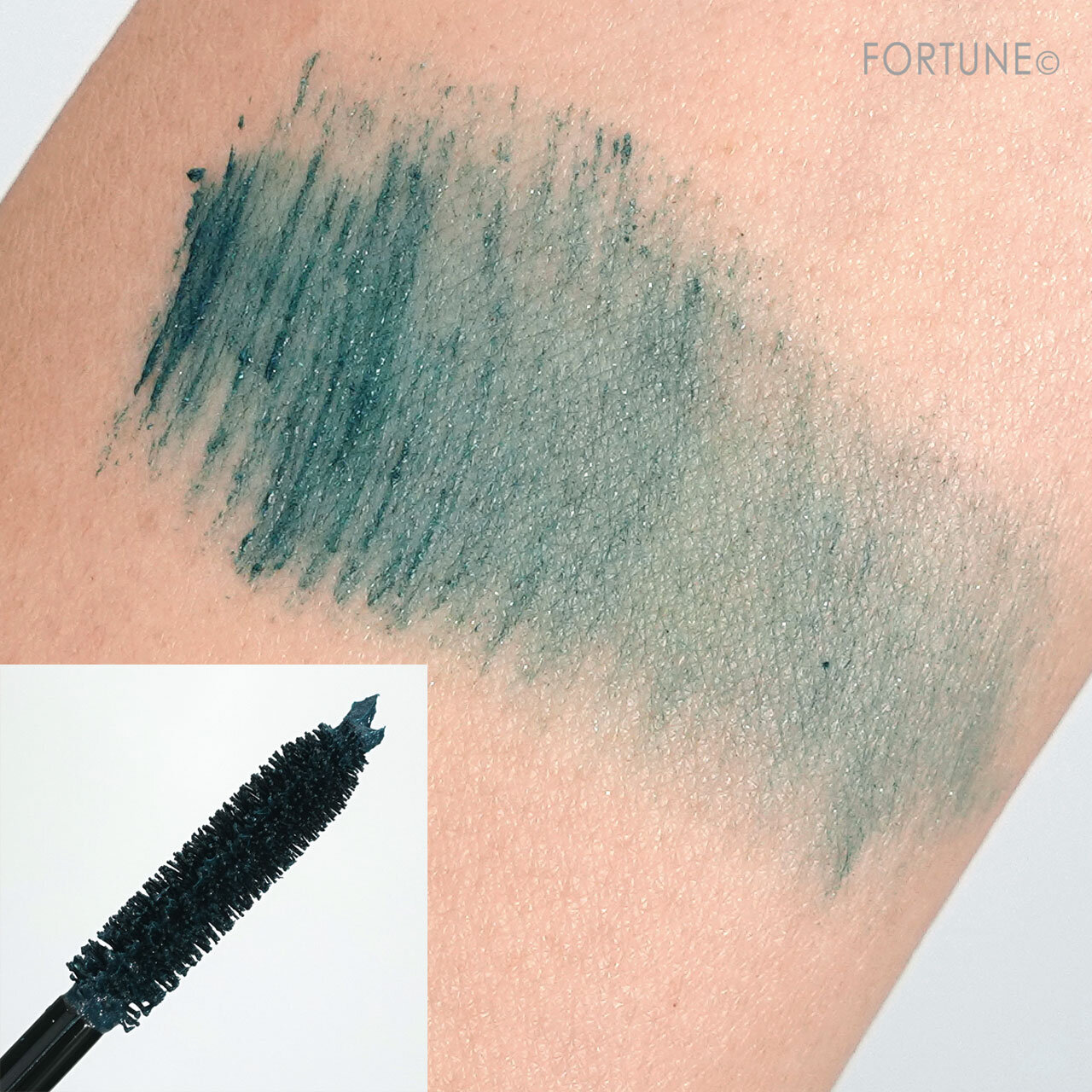 「アートエクスプレッショニストマスカラ」スウォッチ