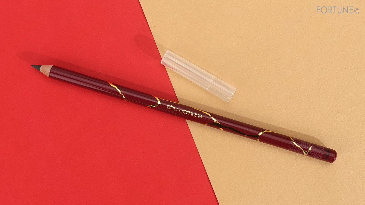 shu uemura（シュウ ウエムラ）『ルージュ アンリミテッド ラッシュ ラヴァ レッド コレクション』ハード フォーミュラ ハード9