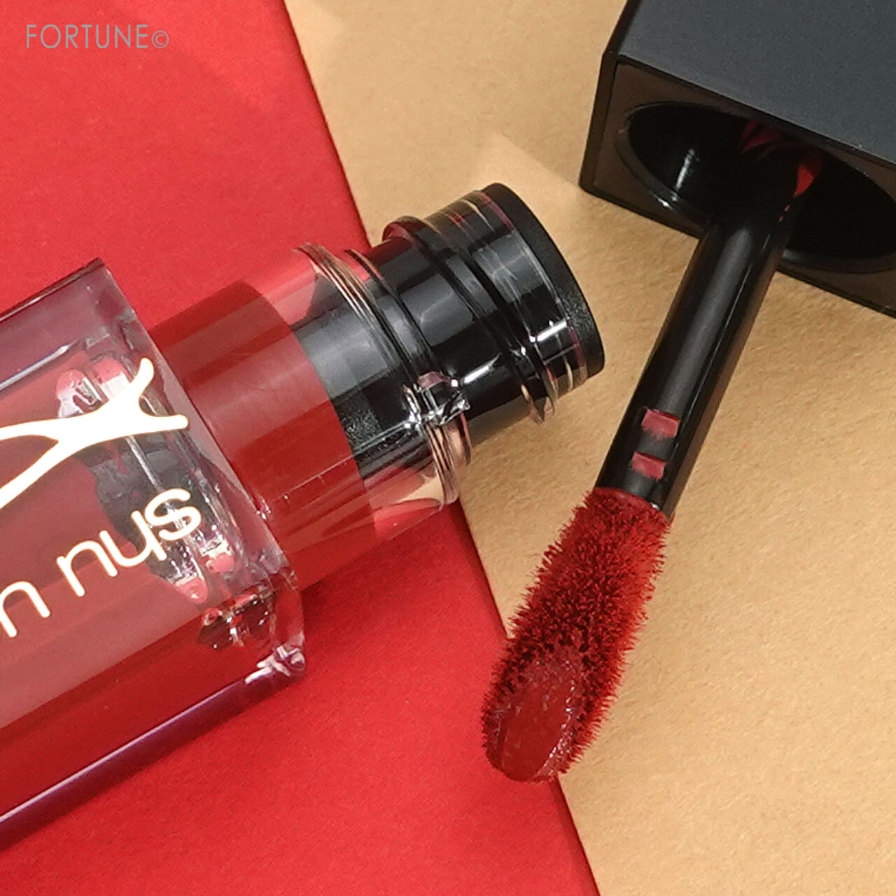 shu uemura（シュウ ウエムラ）『ルージュ アンリミテッド ラッシュ ラヴァ レッド コレクション』ルージュ アンリミテッド キヌ クリーム