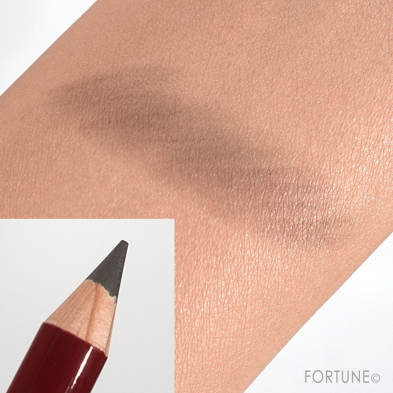 shu uemura（シュウ ウエムラ）『ルージュ アンリミテッド ラッシュ ラヴァ レッド コレクション』ハード フォーミュラ ハード9