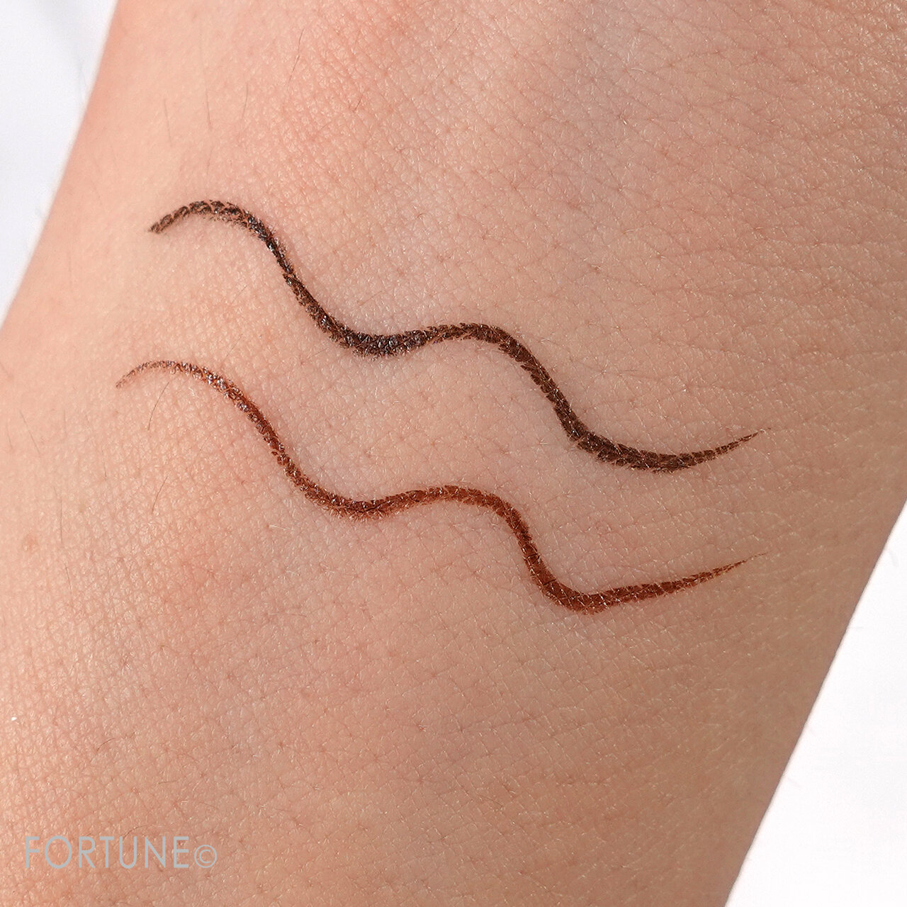 セザンヌ  極細アイライナーEX　