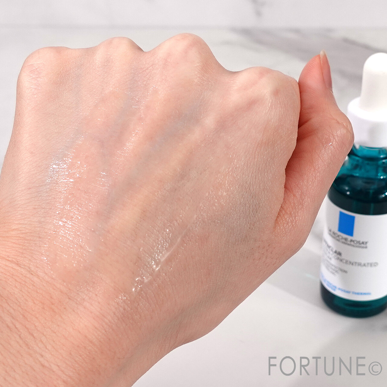 ラ ロッシュ ポゼ 『エファクラ ピールケア セラム』