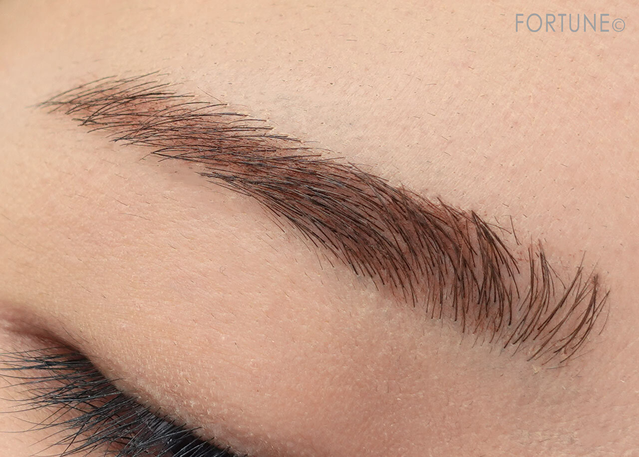 RIMMEL（リンメル）　リンメル　プロフェッショナル　3Dブロウ　マスカラ　2022年春　007