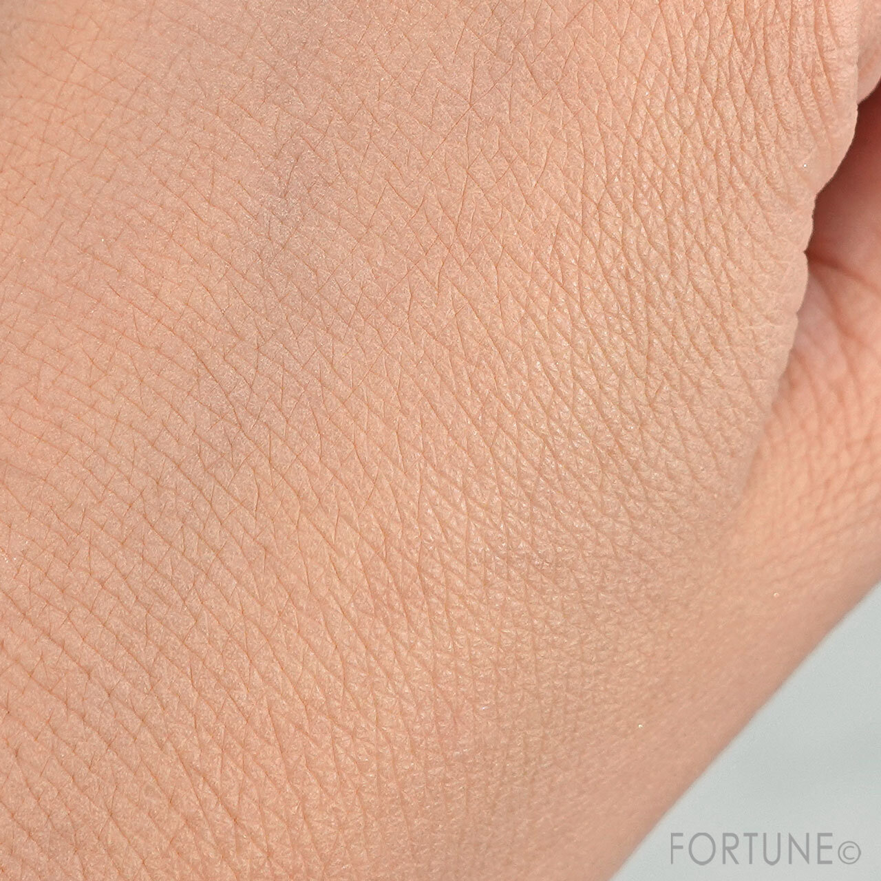 shu uemura（シュウ ウエムラ）　アンリミテッド mopo™️ ルース パウダー　新作