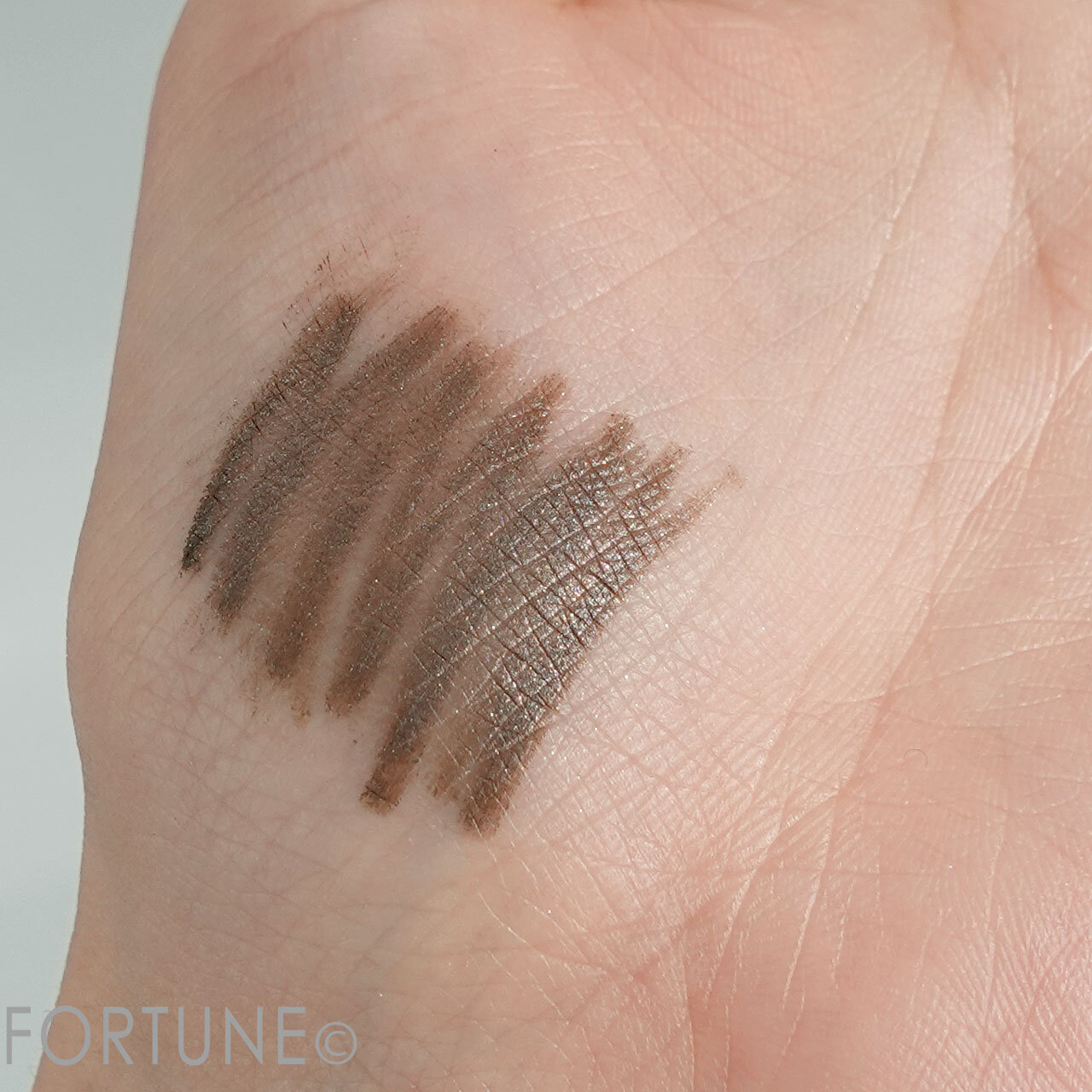 セザンヌ ジェルアイライナー「70グレージュ」