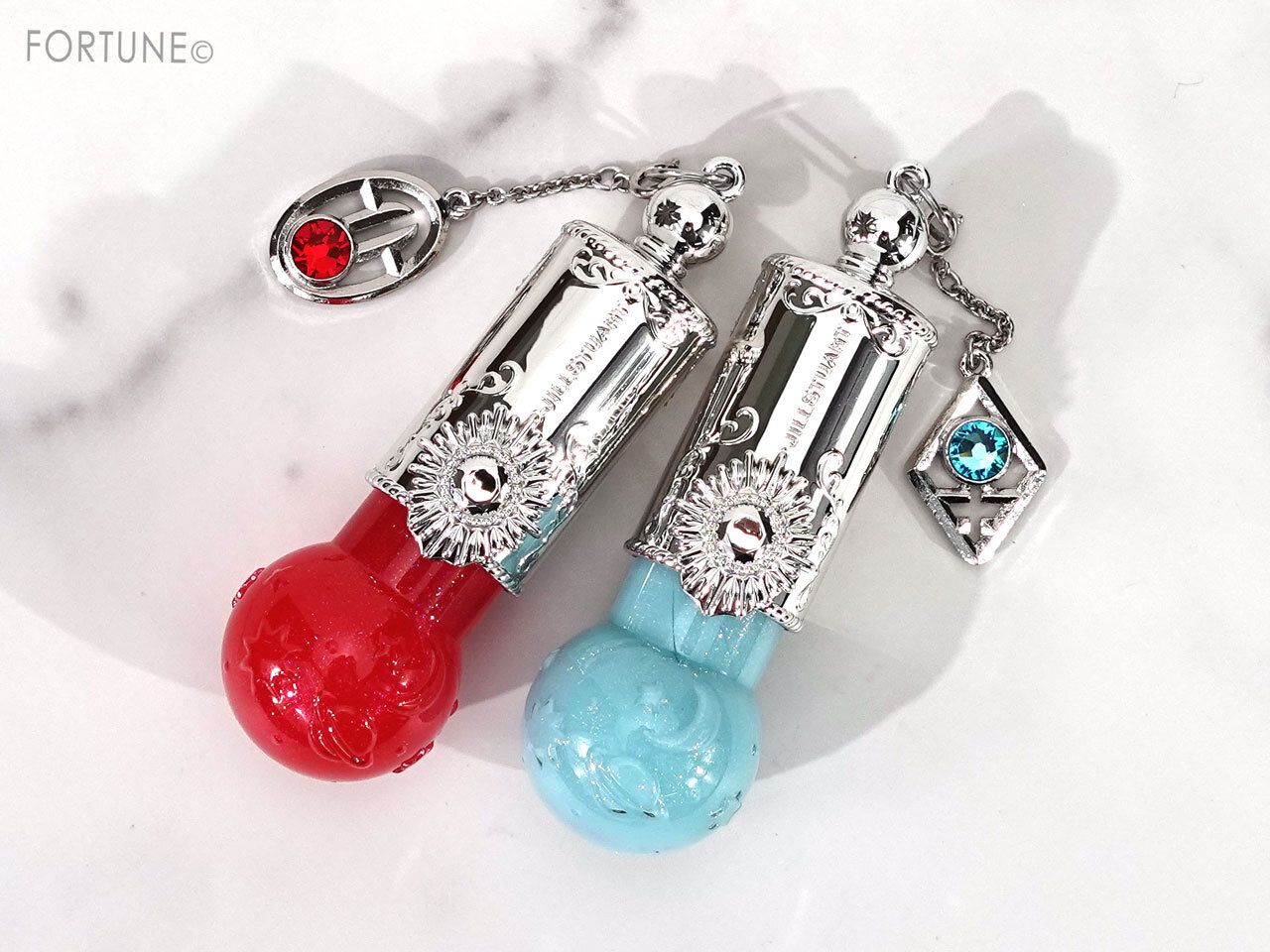 JILLSTUART（ジルスチュアート）　『ステラーチャーム　リップオイル』