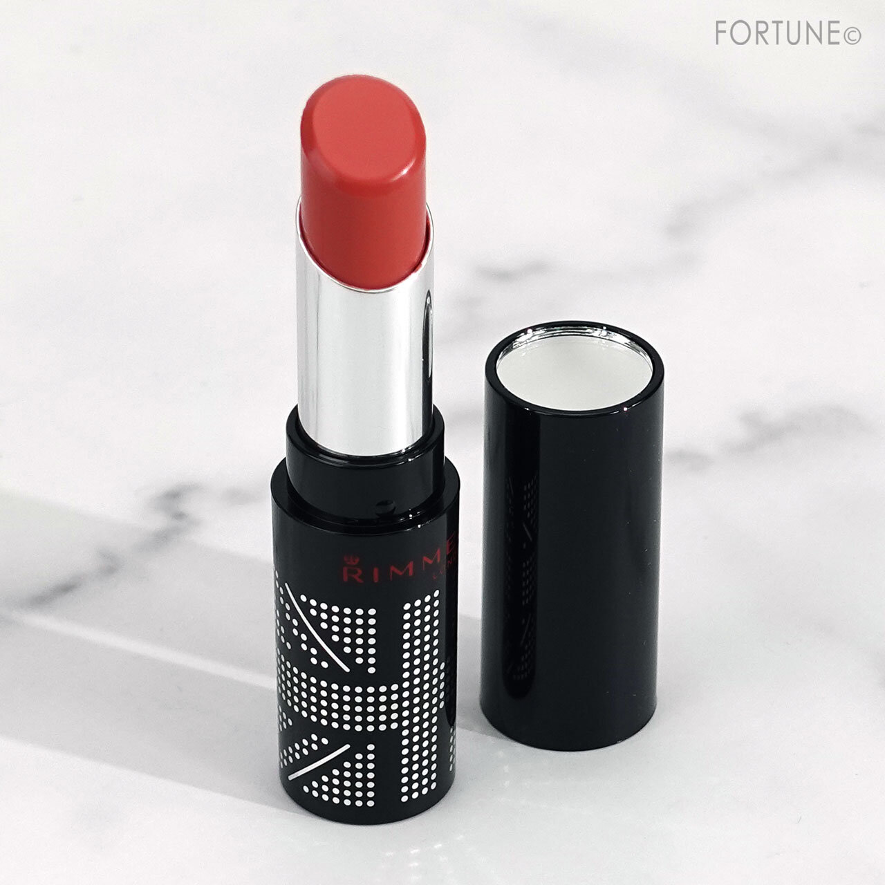 RIMMEL　リンメル　ラスティングフィニッシュ　クリーミィ　リップ