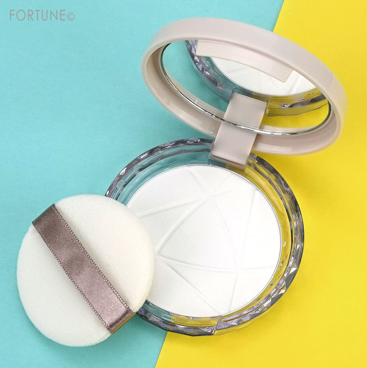 セザンヌ　毛穴レスパウダー