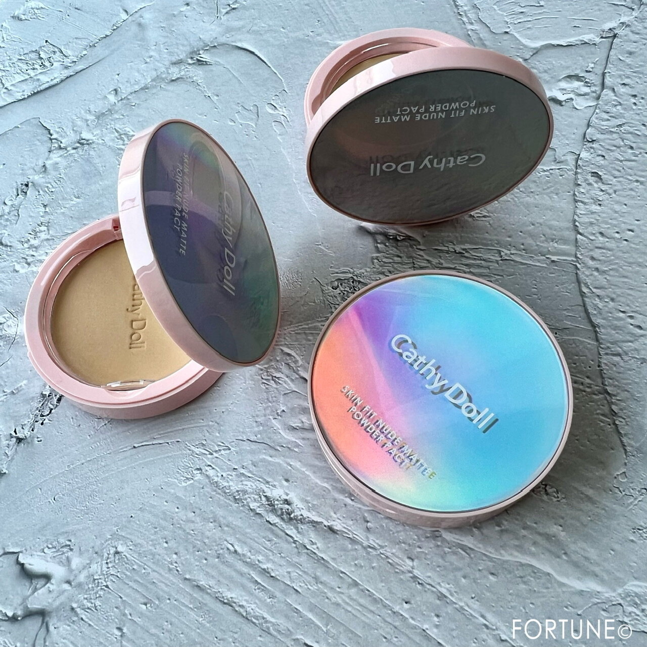 Cathy Doll（キャシードール） 「スキンフィットヌードマットパウダーパクト」