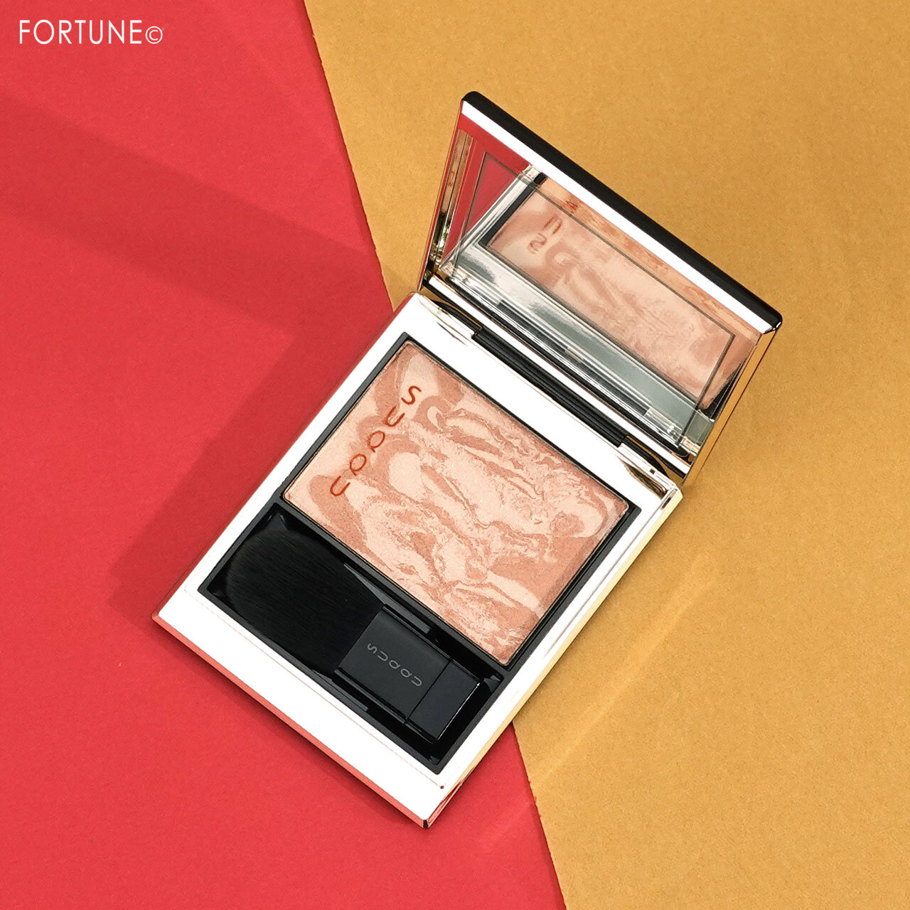 SUQQU メルティング パウダー ハイライター