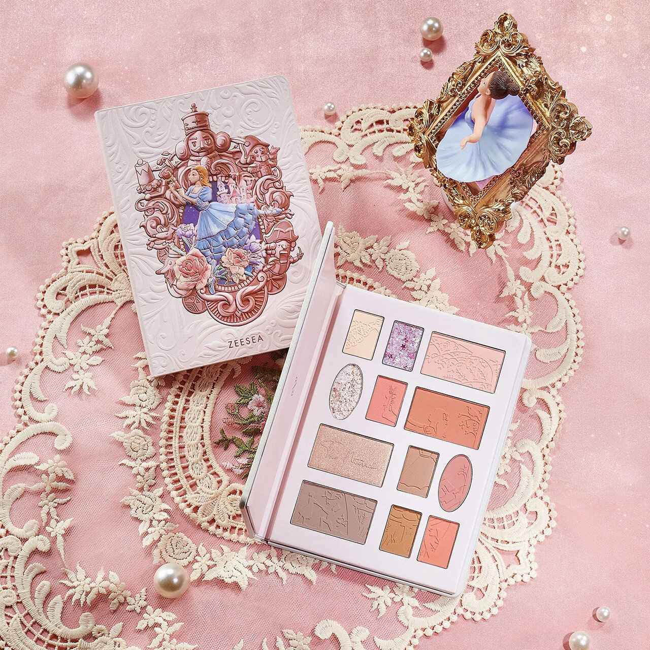 ZEESEA（ズーシー） 「くるみ割り人形 キャンディクルーズ12色メイクアップパレット」