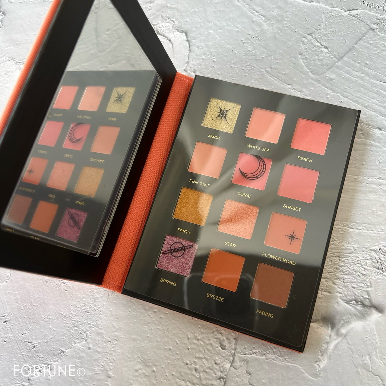 中国コスメ【VCND】｜星空12色アイシャドウパレット