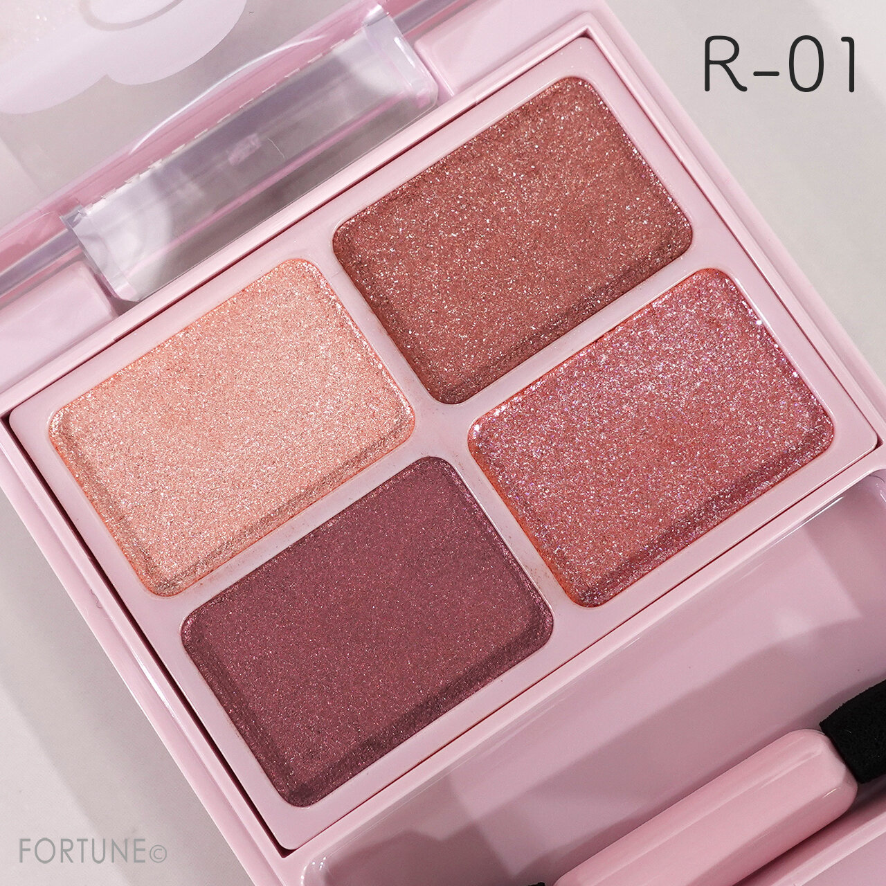 『デイジードール アイカラー パレット』 R-01 ライチレッド