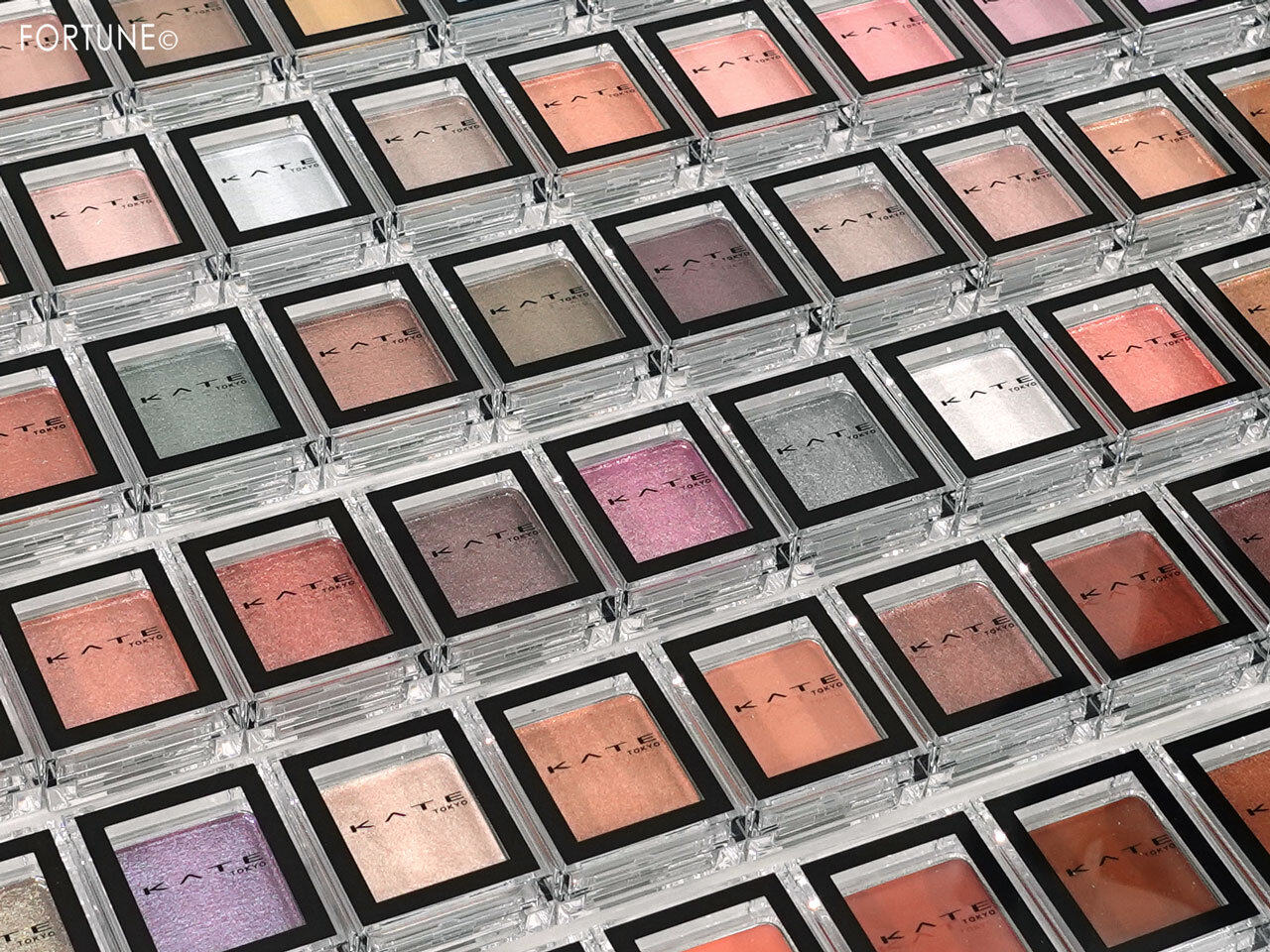 ケイト　ザ　アイカラー