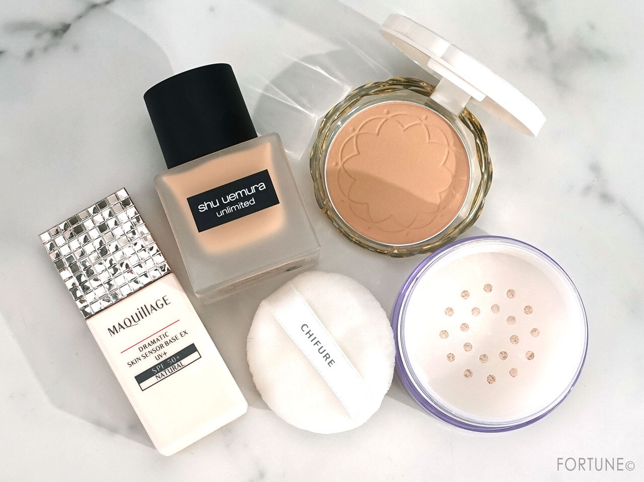 フェイスパウダーとは｜フェイスパウダーを使う順番