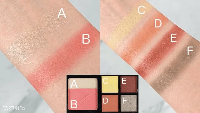 Amplitude（アンプリチュード）『コンスピキュアス アイ&チークカラーパレット リミテッドコレクション a』