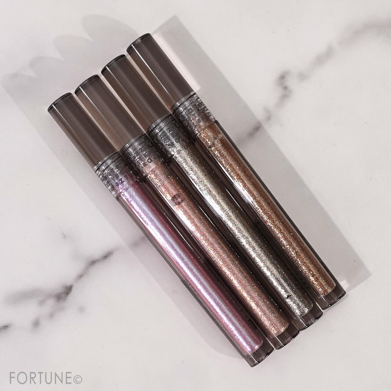 ワンコイン中国コスメ 『aZTK グリッターリキッドアイシャドウ』