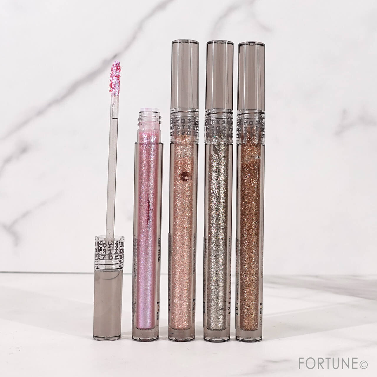 ワンコイン中国コスメ 『aZTK グリッターリキッドアイシャドウ』