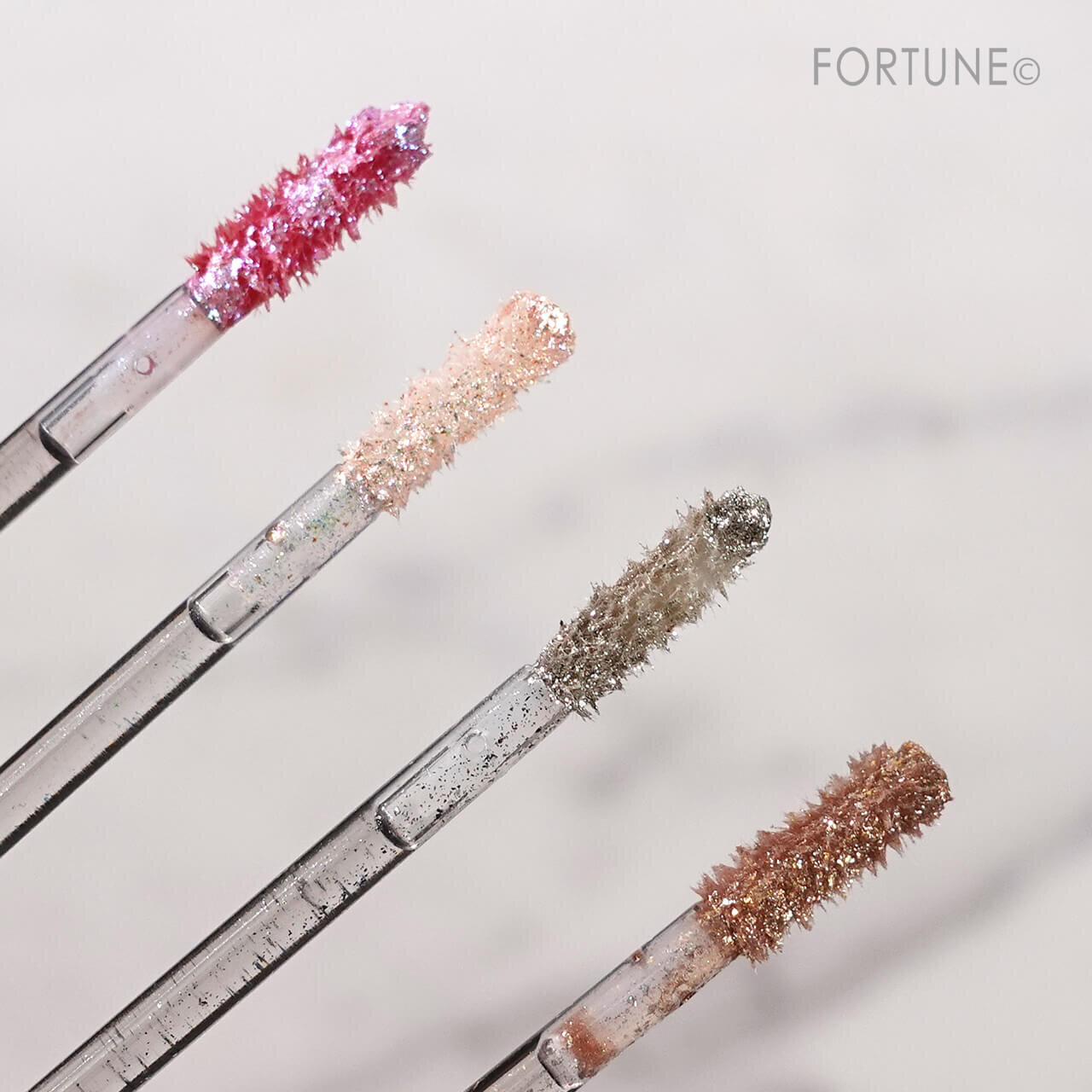 ワンコイン中国コスメ 『aZTK グリッターリキッドアイシャドウ』