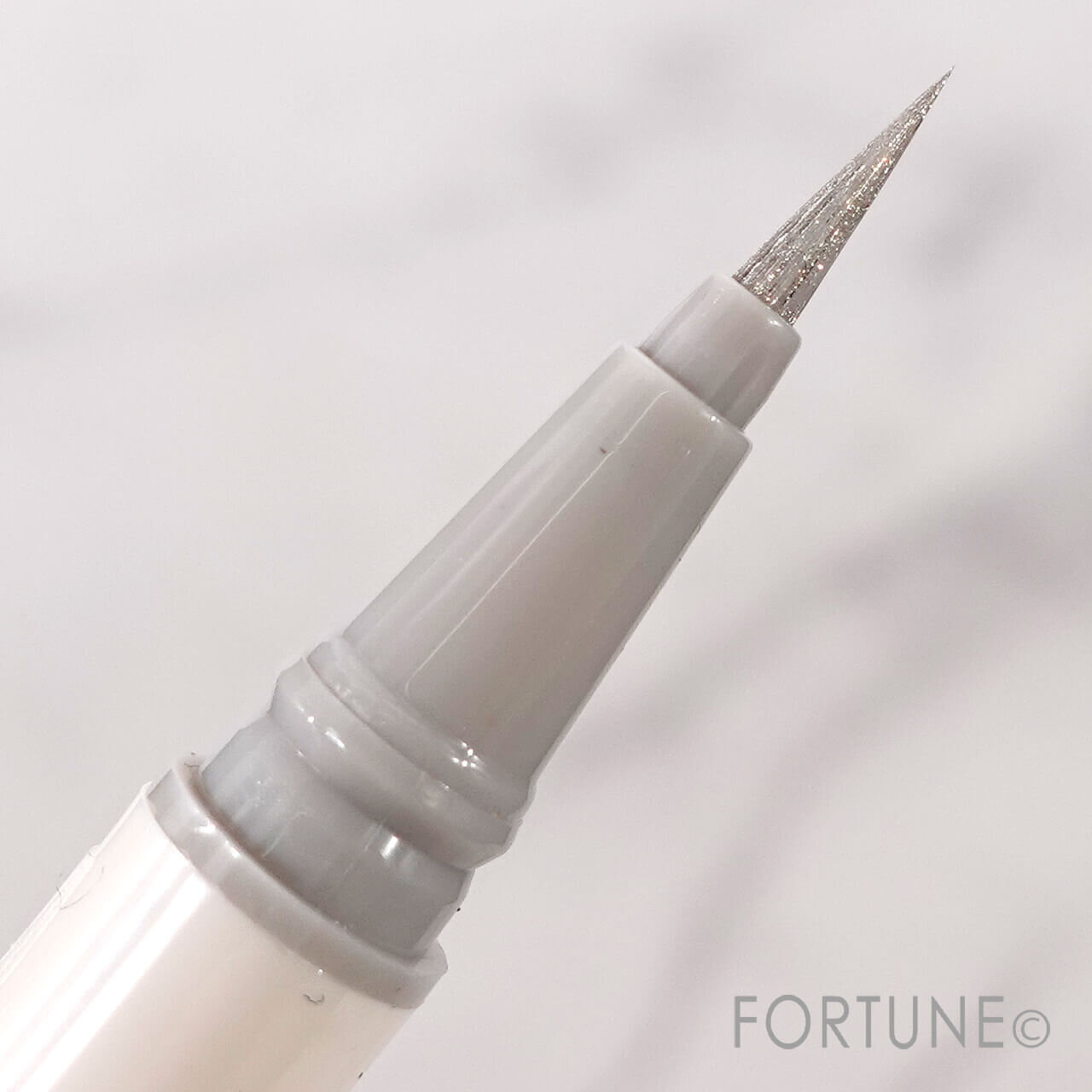 ワンコイン中国コスメ 『aZTK リキッドアイライナー』