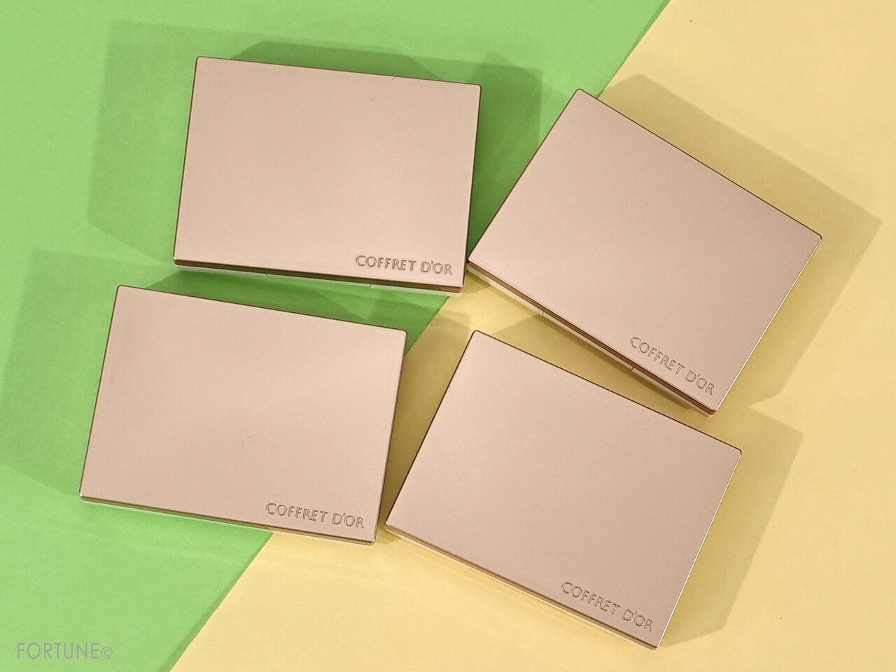 COFFRET D'OR（コフレドール）　アイブロウキーパー