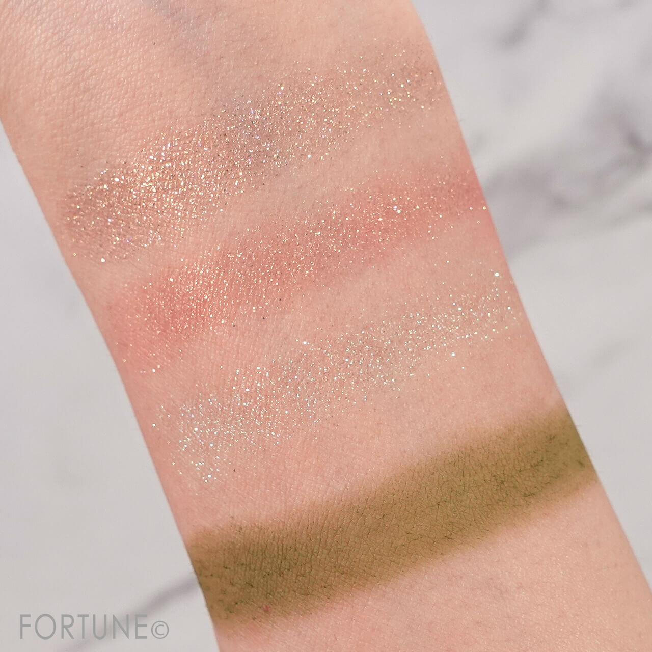 ワンコイン中国コスメ 『aZTK シングルアイシャドウ』