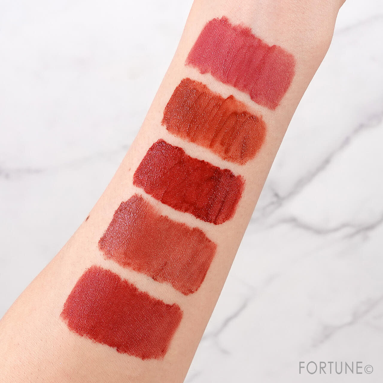 ワンコイン中国コスメ 『aZTK エアリーマットリップ』