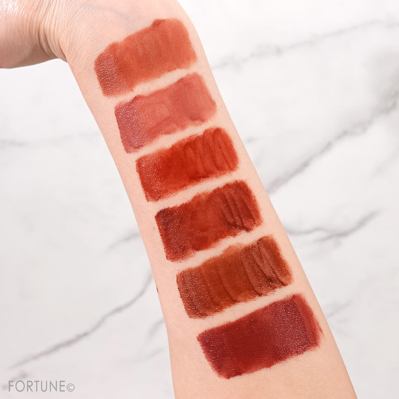 ワンコイン中国コスメ 『aZTK ベルベットクリーミーリップ』