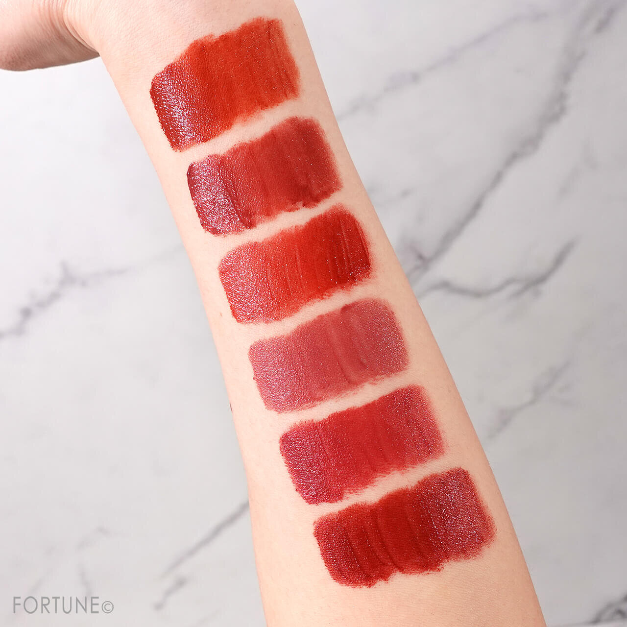 ワンコイン中国コスメ 『aZTK ベルベットクリーミーリップ』