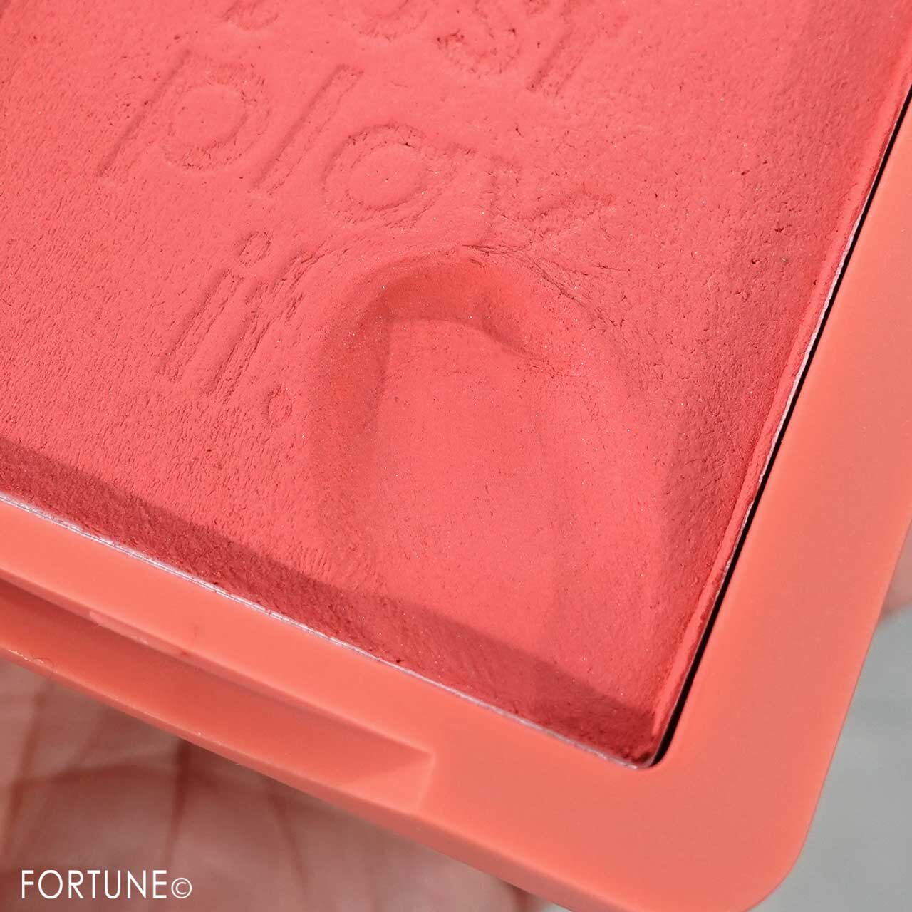 Cathy Doll（キャシードール）『スキンフィットジェリーブラッシャー』