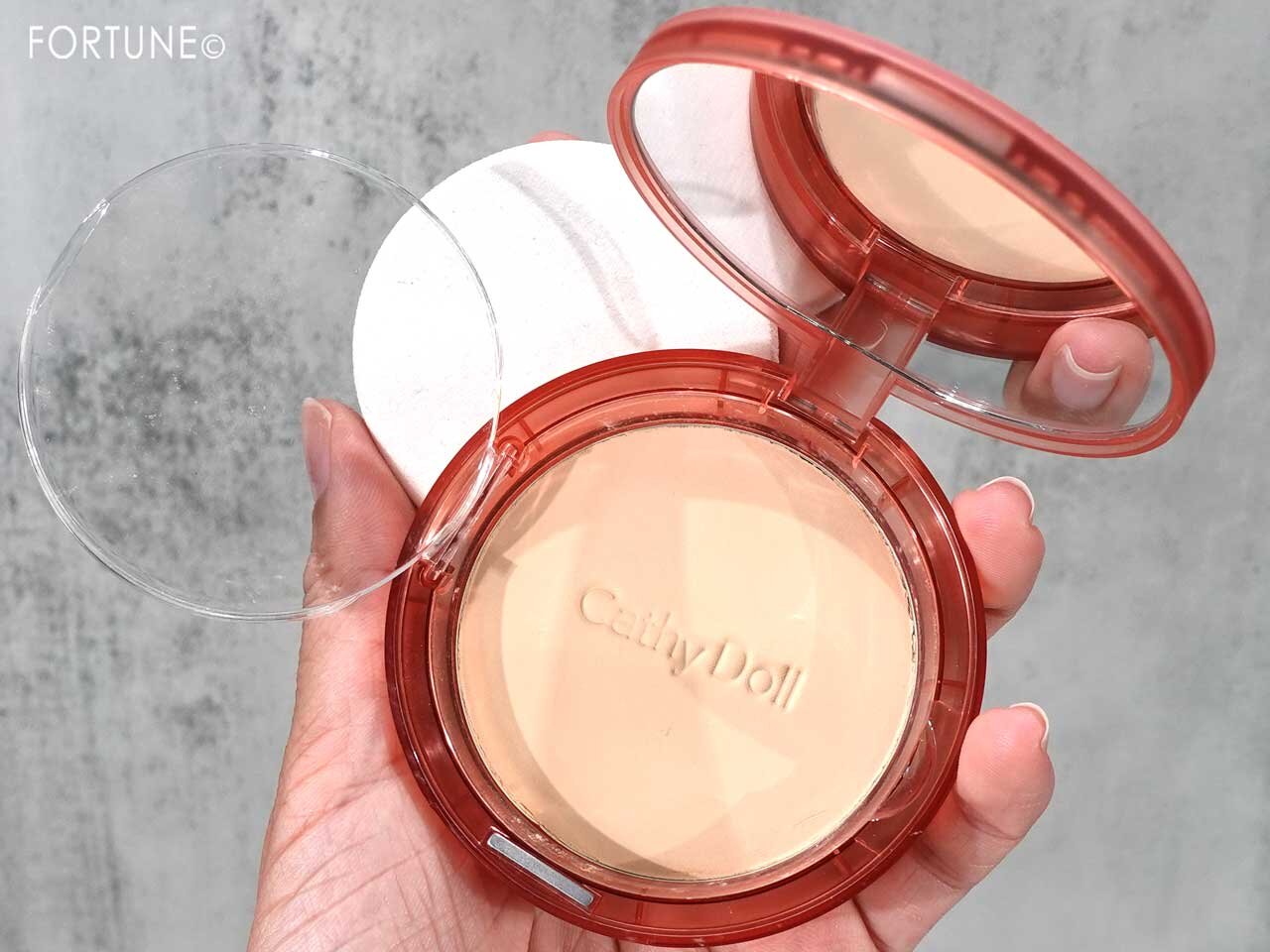 CathyDoll（キャシードール）　カバーマットパウダーパクト　タイコスメ