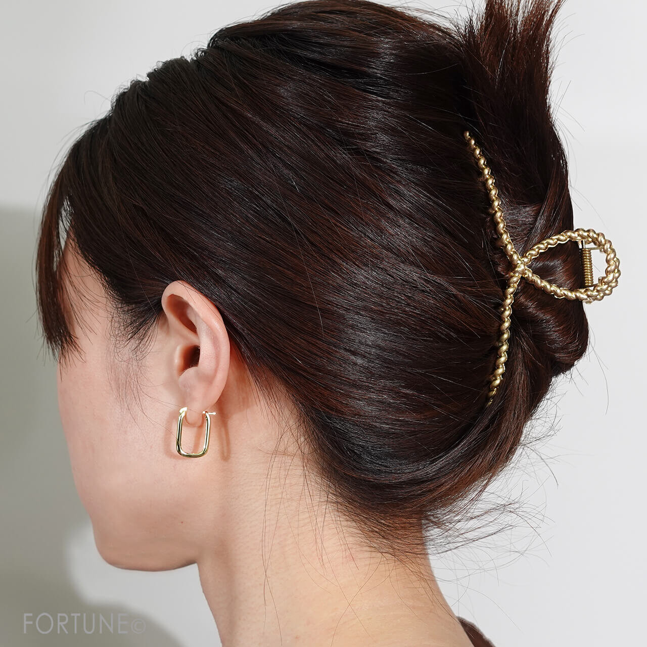 湿気や乾燥による髪の広がり・アホ毛・まとめ髪