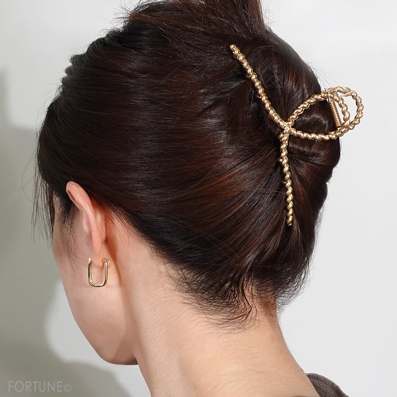 湿気や乾燥による髪の広がり・アホ毛・まとめ髪