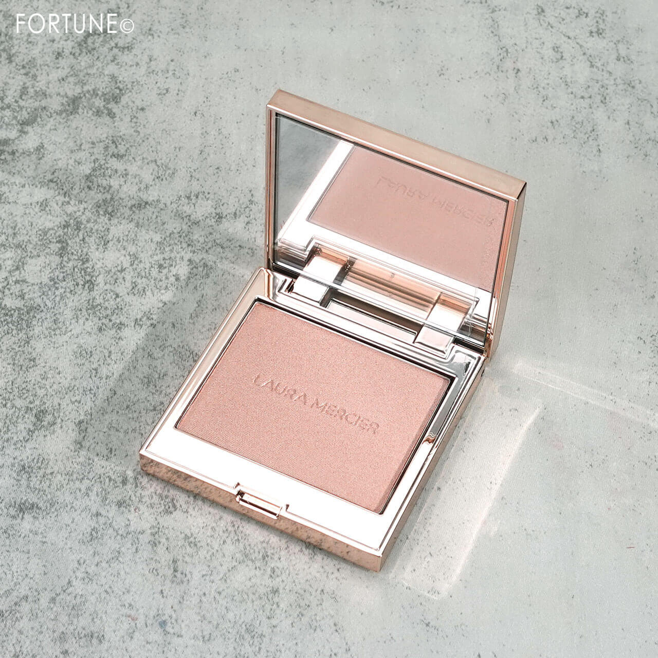 LAURA MERCIER（ローラ メルシエ）　ローズグロウ イルミネーター