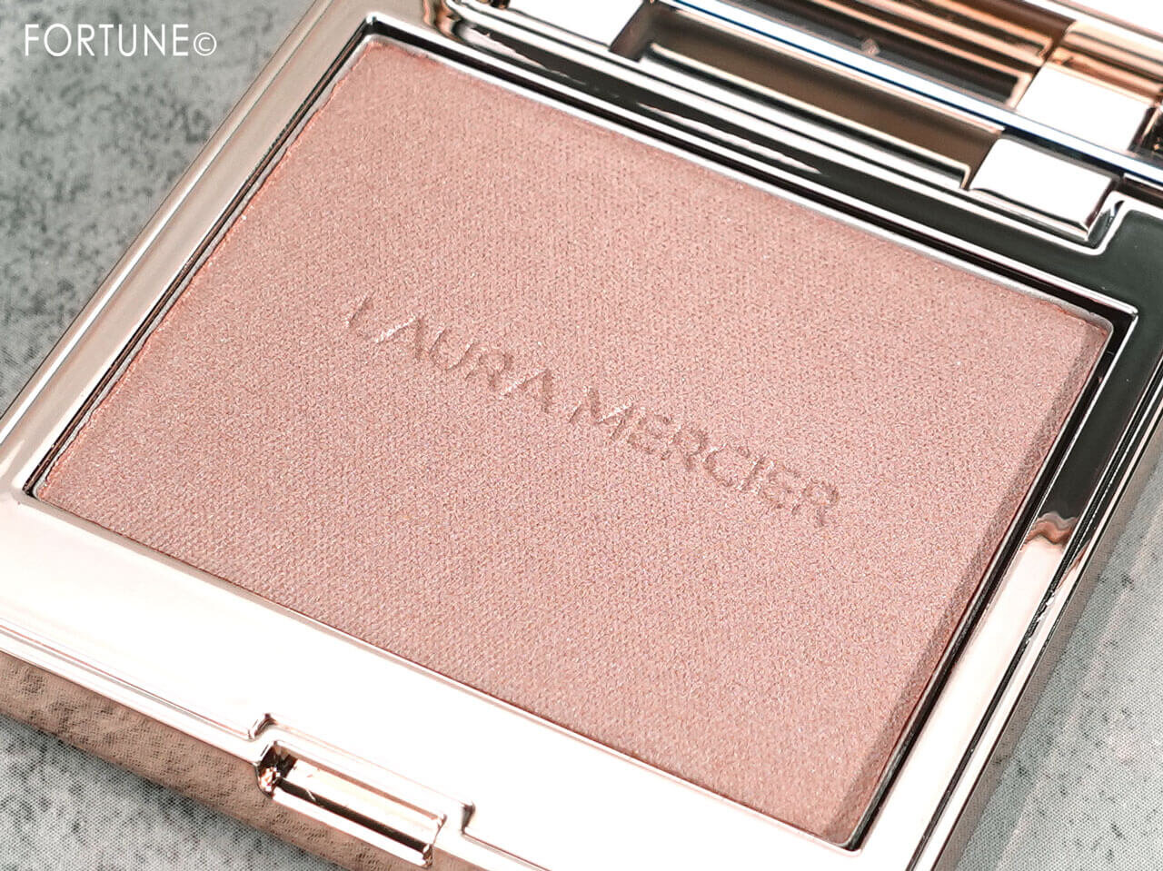 LAURA MERCIER（ローラ メルシエ）　ローズグロウ イルミネーター