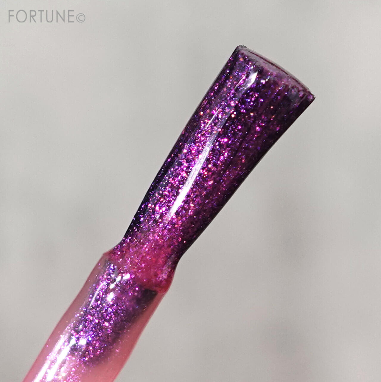 Amplitude（アンプリチュード）　コンスピキュアス ネイルカラー 新色（数量限定）