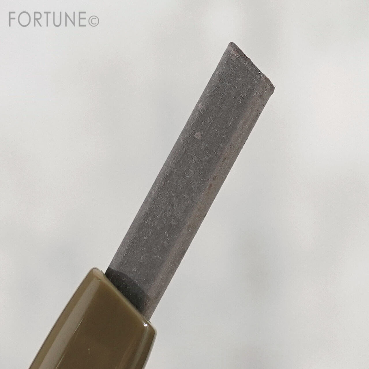 ettusais（エテュセ）　アイエディション（ブロウライナー）　アッシュオリーブ