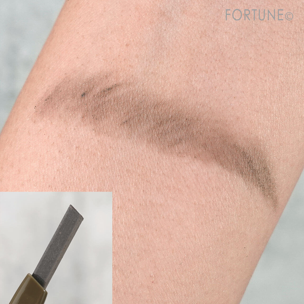 ettusais（エテュセ）　アイエディション（ブロウライナー）　アッシュオリーブ