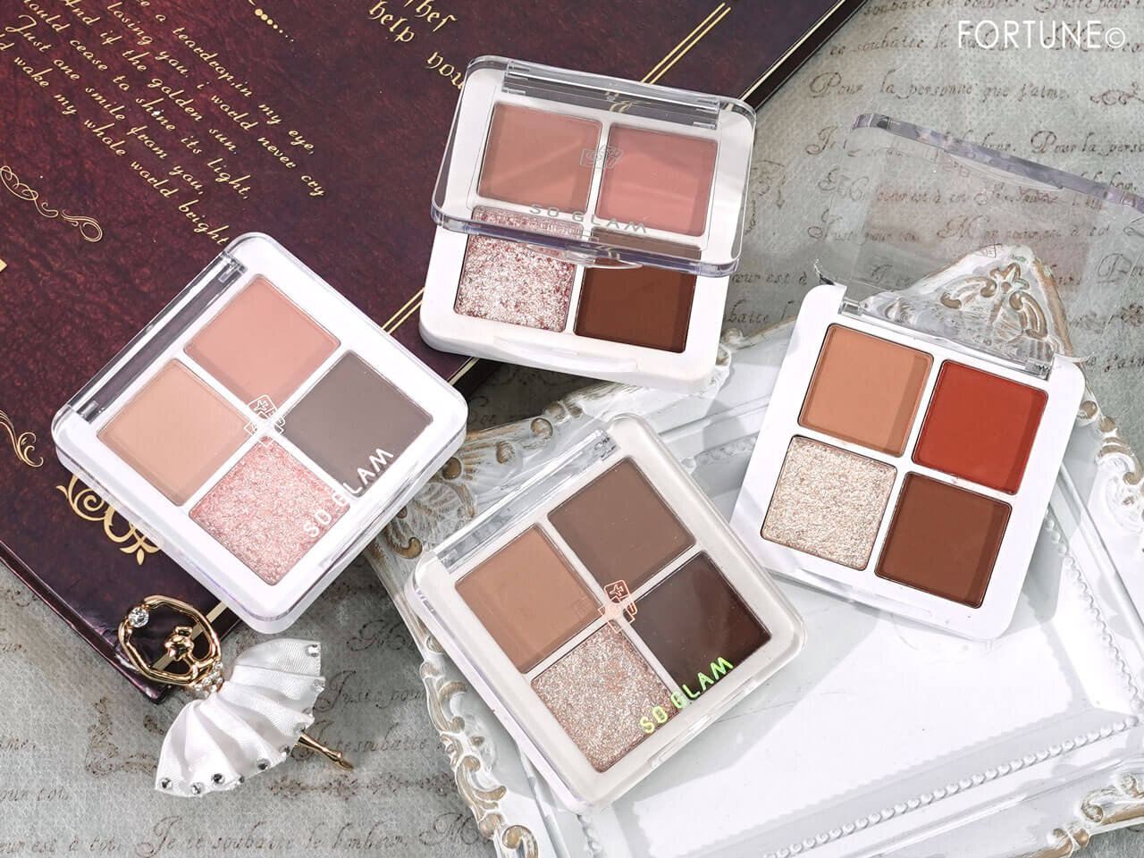 SO GLAM（ソーグラム）　『プチポケットアイシャドウパレット』