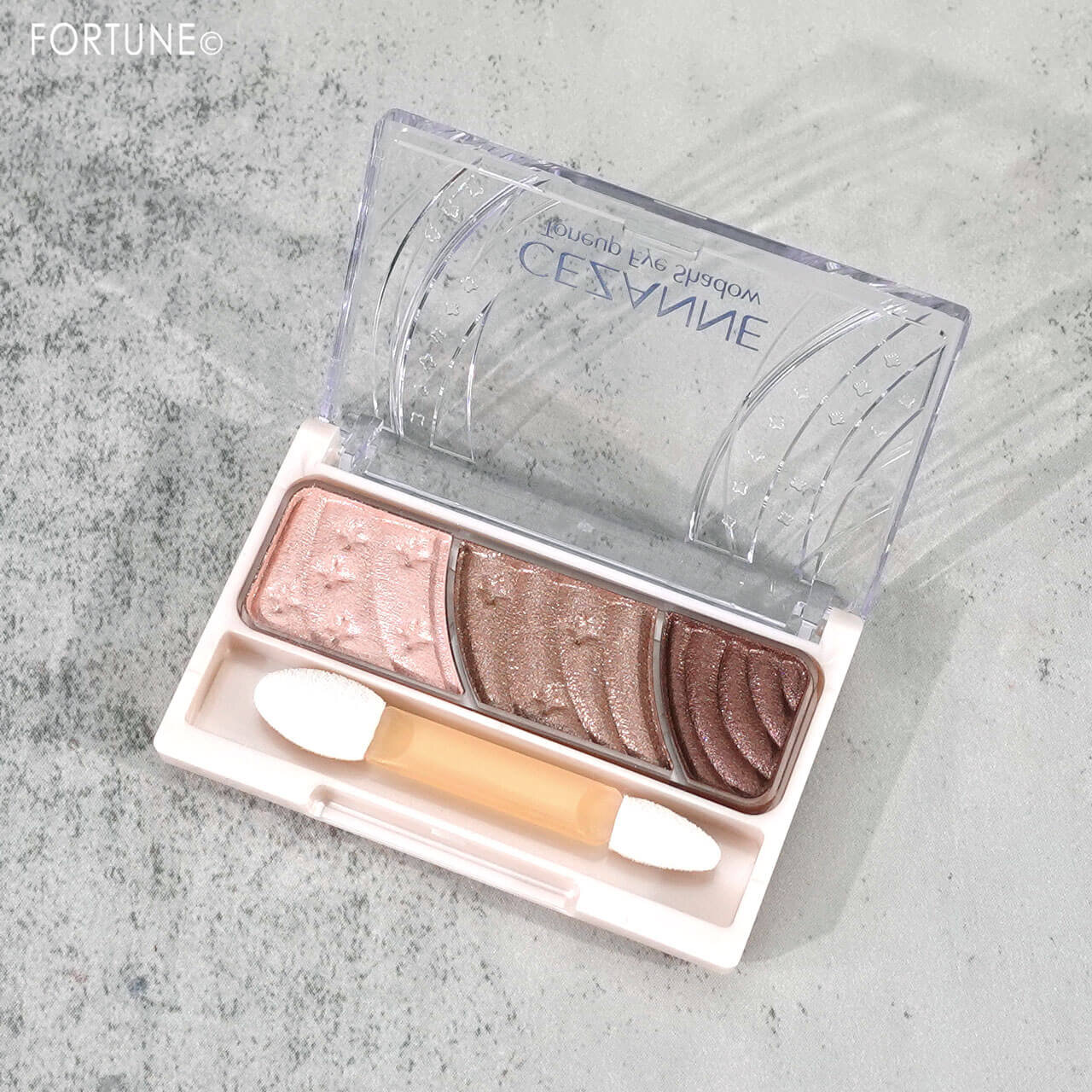 CEZANNE（セザンヌ）　トーンアップアイシャドウ　