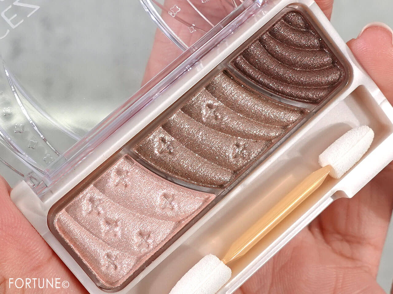 CEZANNE（セザンヌ）　トーンアップアイシャドウ　