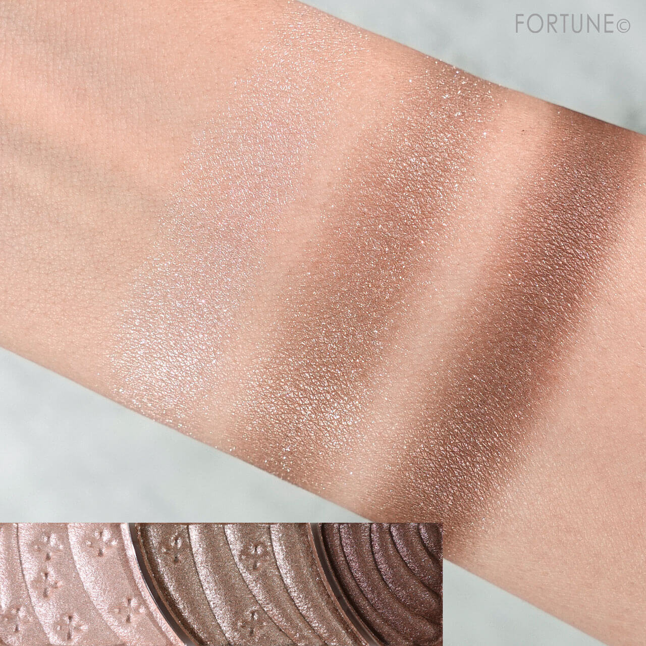 CEZANNE（セザンヌ）　トーンアップアイシャドウ　