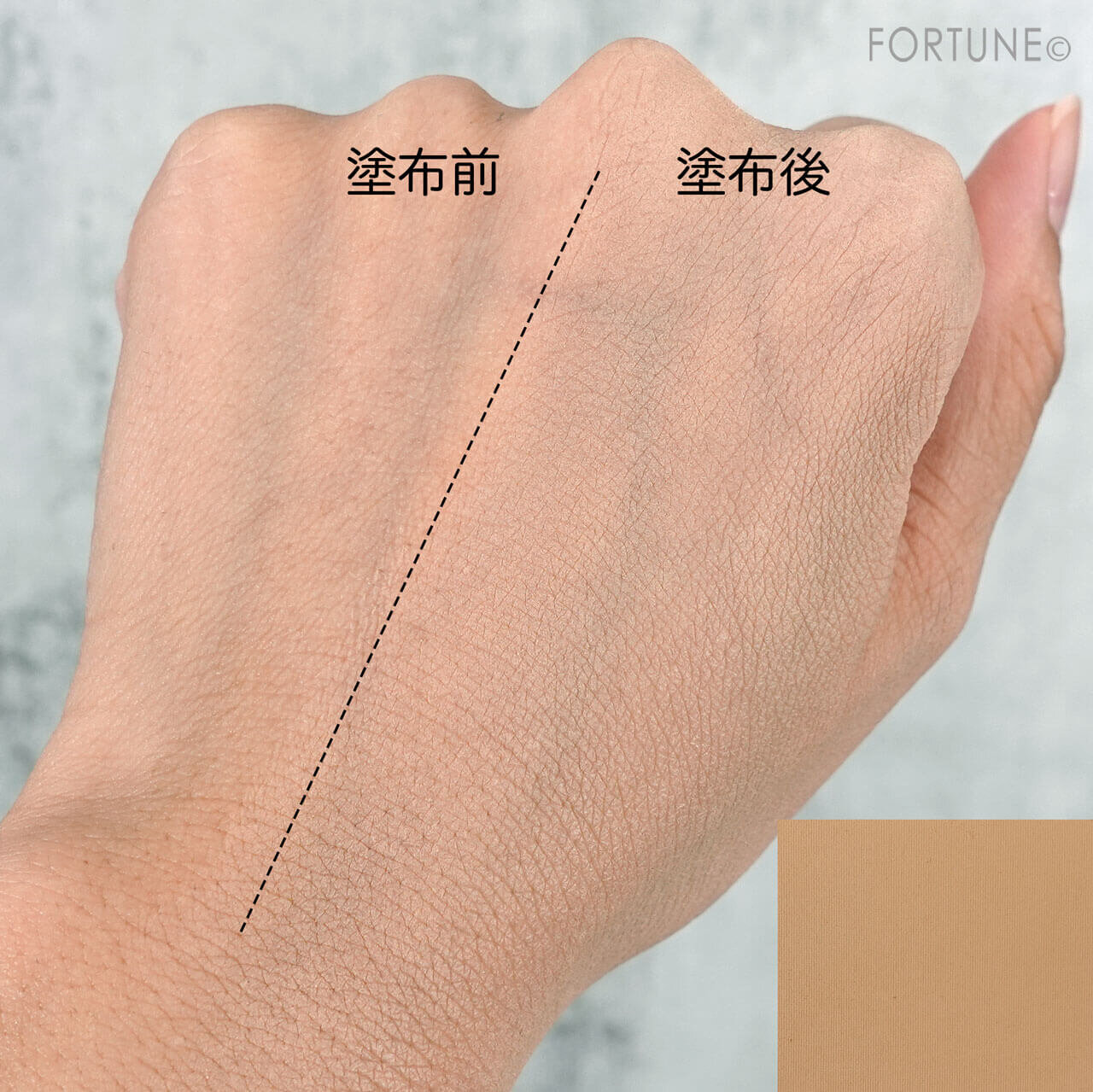 REVLON（レブロン）　カラーステイ ロングウェア UV パウダー ファンデーション キット 2022　ハローキティ コラボレーション