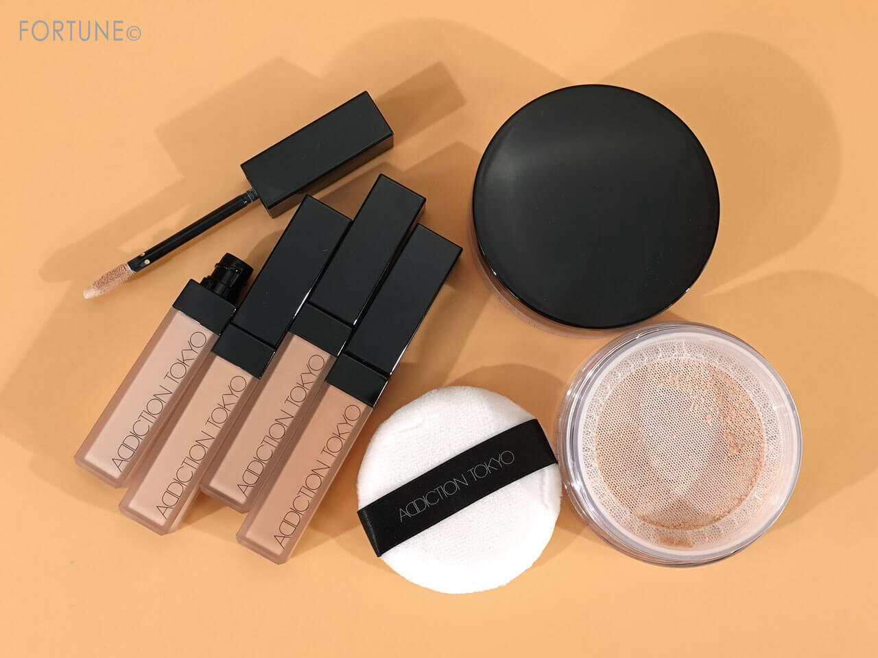 ADDICTION（アディクション）　『スキンリフレクト　フィックス　コンシーラー』『インビジブル　エッセンス　ルースパウダー』