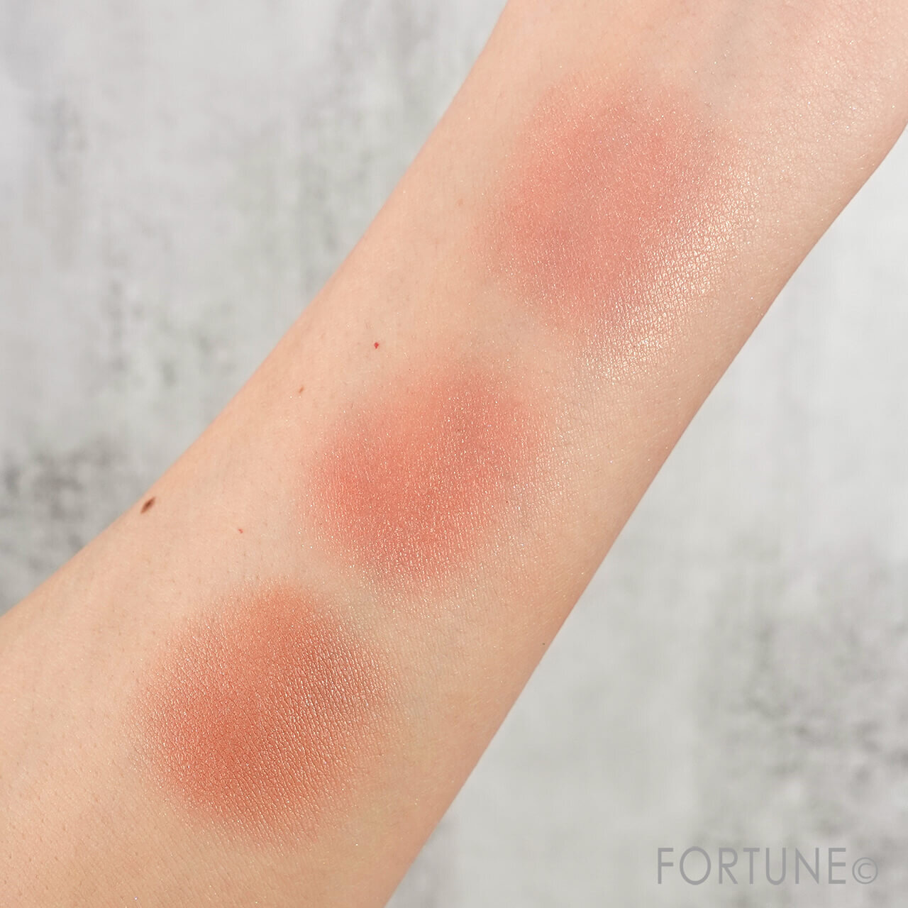 BabyBright（ベイビーブライト） 『フェイスシャインブラッシャー』