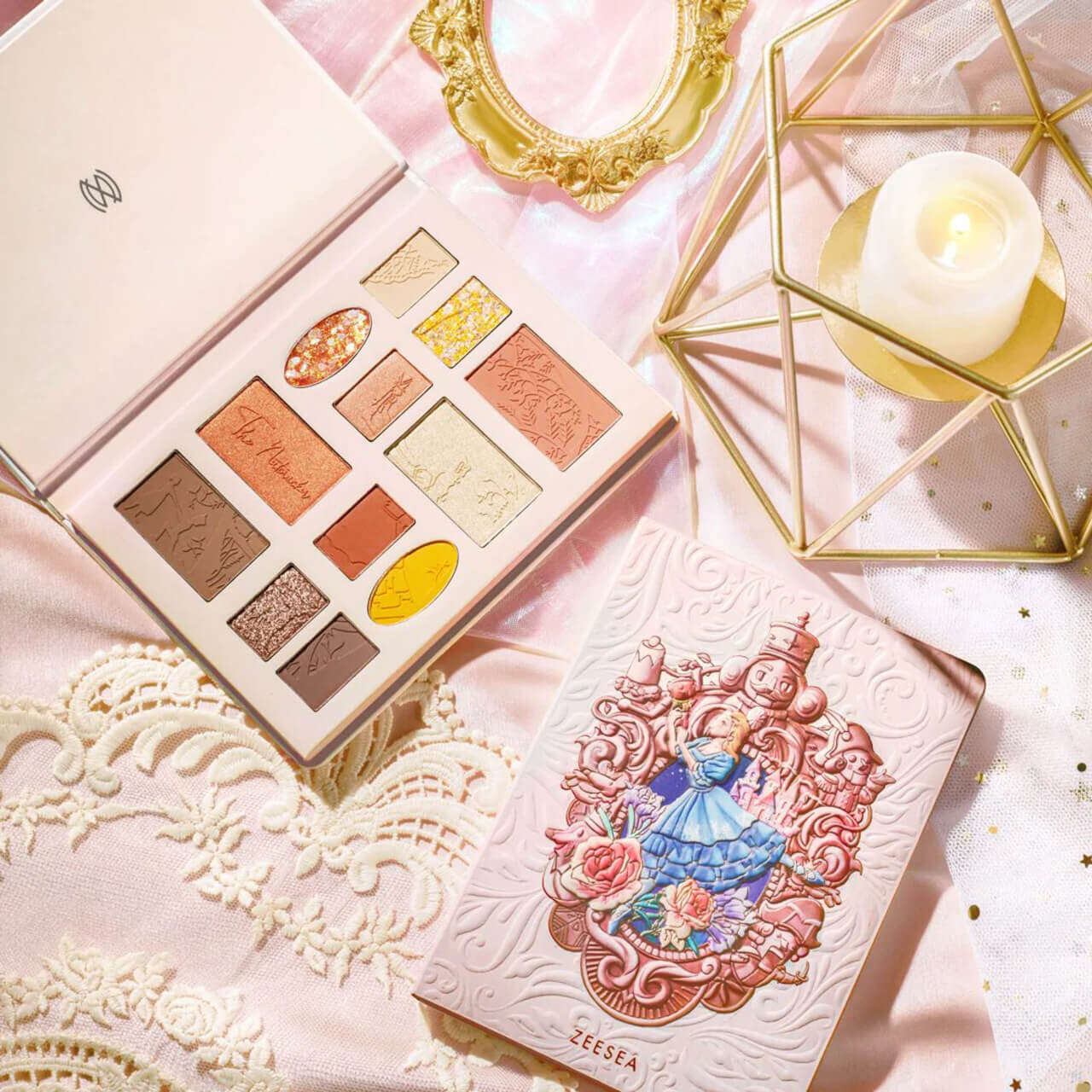 本型アイシャドウ　秋コスメ