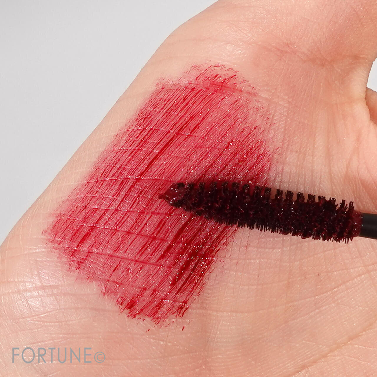 ADDICTION（アディクション）　「ザ マスカラ カラーニュアンス WP　106　Guilty Cherry」