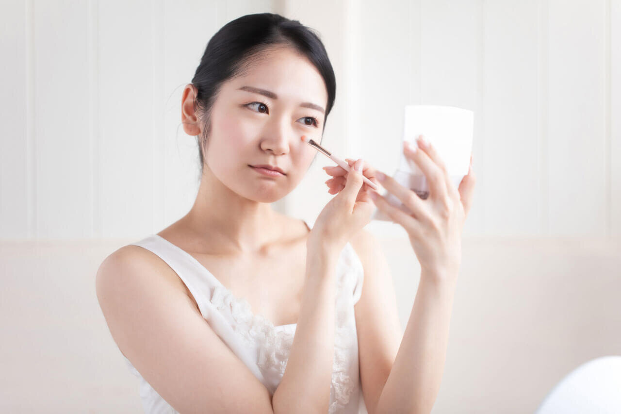 涙袋メイク　自然